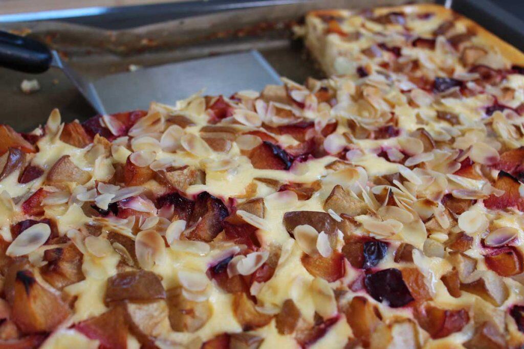 blechkuchen-birne-pflaume-1024x683.jpg