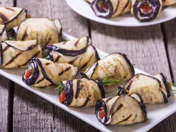 Auberginenroellchen-mit-Frischkaese.jpeg-1200x800-1-700x525.jpg