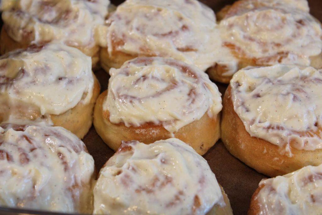 zimtschnecken-frischkaesefrosting-1024x683.jpg