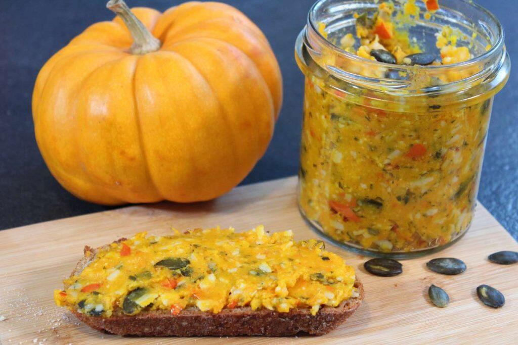 brot-kuerbispesto-1024x683.jpg