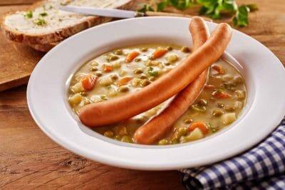 Erbsensuppe-mit-Wuerstchen-400x266-1.jpg
