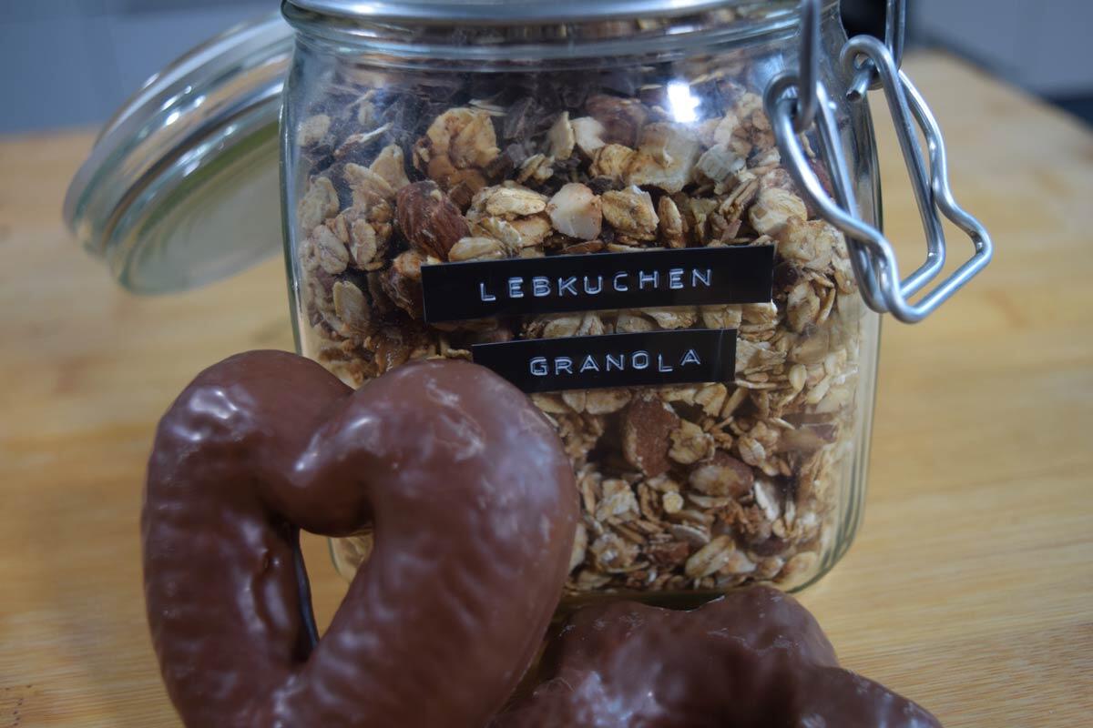 lebkuchen-granola.jpg