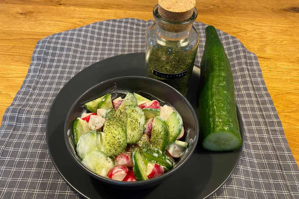 gurken-radieschen-salat.jpg